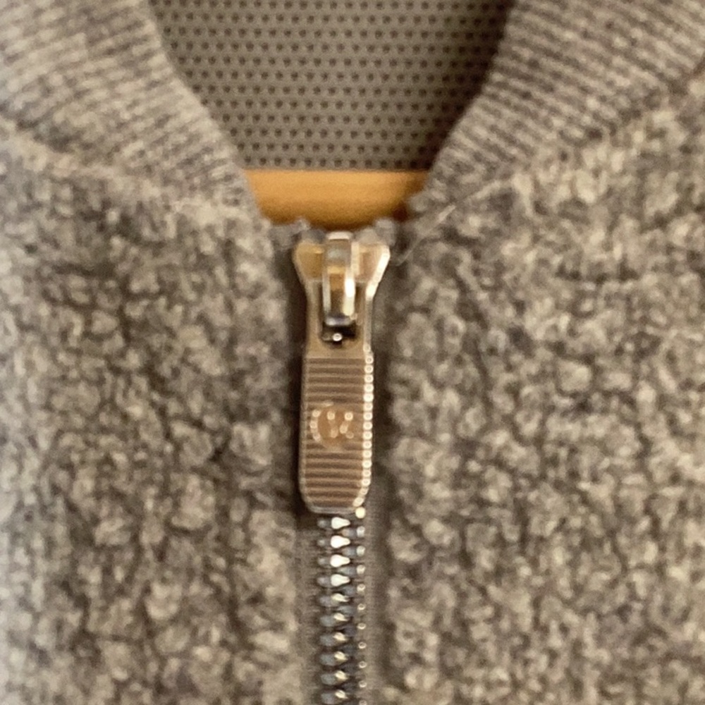 Lululemon Stand Out Sherpa Jacket Gray Size 6? - Picture 9 of 11